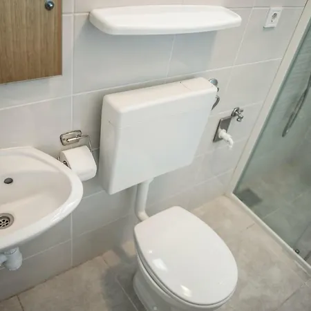 Gostinjska kuća Stobrec 3*